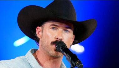 Riley Green Releases New Song 'Bartender In Destin': LISTEN