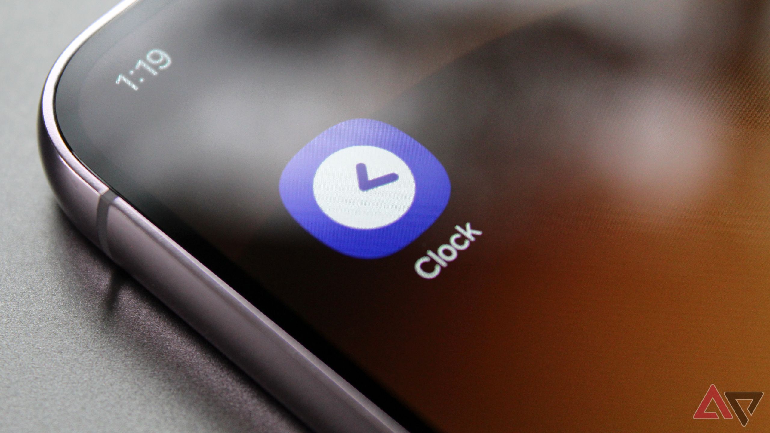 Image of the Samsung Clock app icon on a Galaxy phone's home screen.