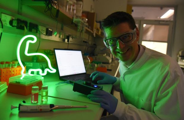 UQ scientists unleash $60 DNA detector that puts genetics labs in your garage