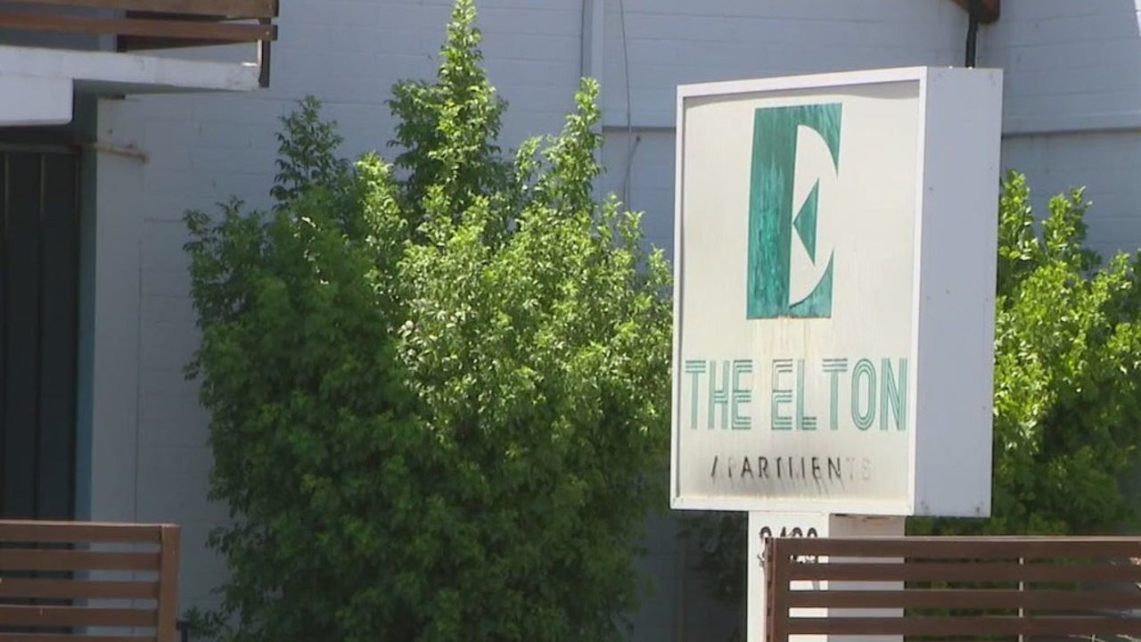 Residents at The Elton apartments in Phoenix report no AC for weeks