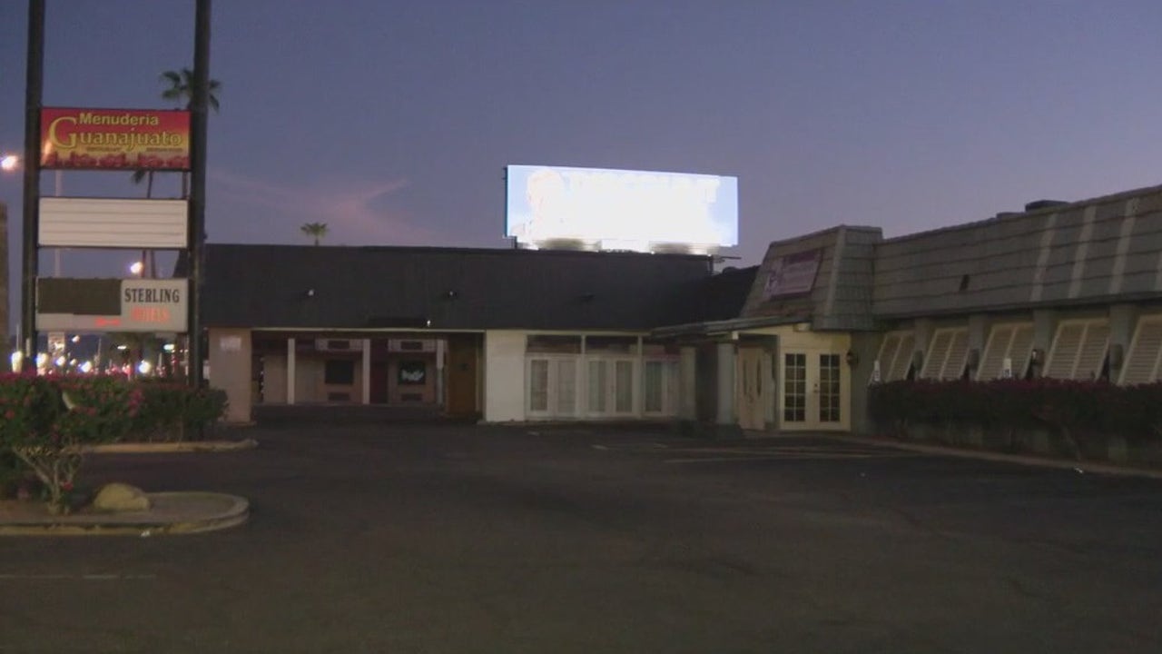 Children rescued from Phoenix car during triple-digit temps, police say