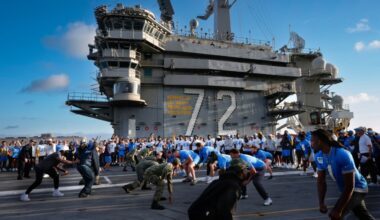 Bolts visit the USS Abraham Lincoln – San Diego Union-Tribune
