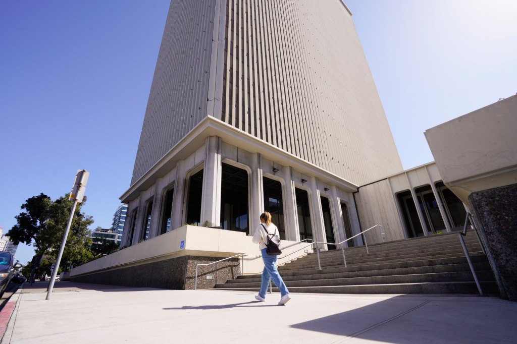 Is this a new chapter of the 101 Ash Street follies? – San Diego Union-Tribune