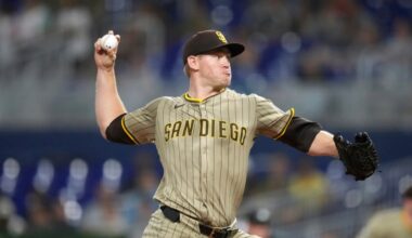 Padres' ninth-inning rally falls short, Marlins even series