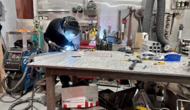 Quebec manufacturers urging Ottawa to let temporary foreign workers already here stay