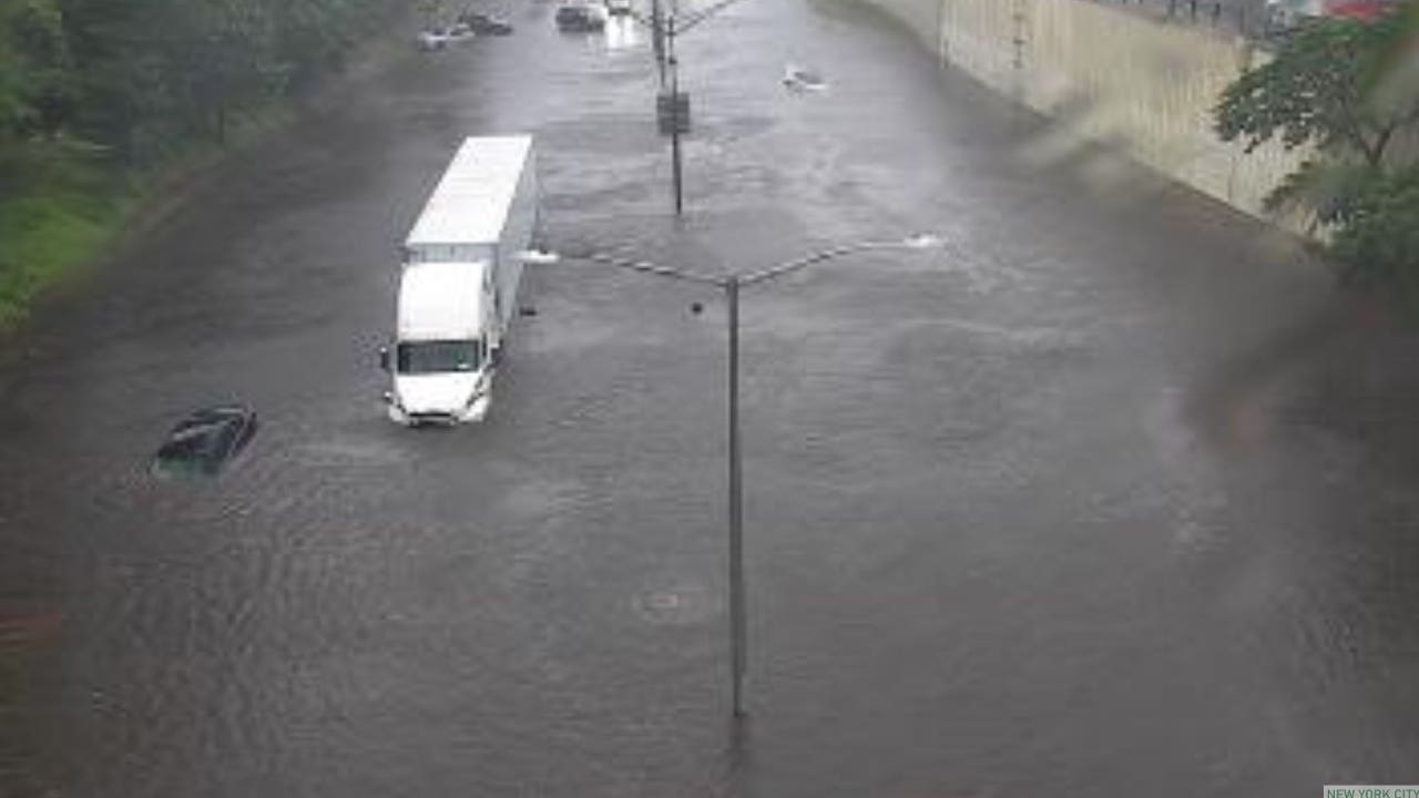 Flood waters close NYC roads; state of emergency in New York