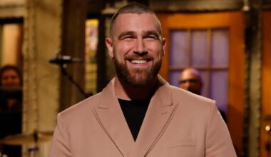 Travis Kelce Says 'SNL' Table Read Was A "F***ed Situation" Because He "Can't Really Read That Well"