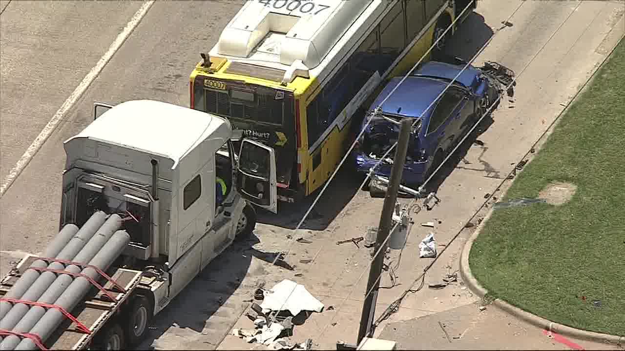 5 injured in Dallas crash after truck driver loses consciousness, DFR says