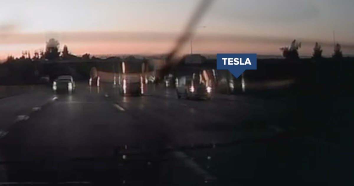 Dash cam video shows moments before deadly Tesla crash on I-805 in Chula Vista