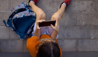 Study highlights mental health risks for kids who get smartphones before age 13