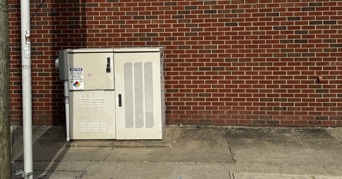 What's with the beeping box in NuLu?