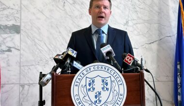 Federal cuts could produce big insurance hikes on CT's health care exchange, state comptroller warns