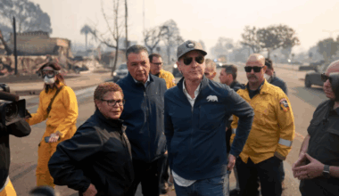 Newsom plans to let LA suspend duplex projects in fire burn zones