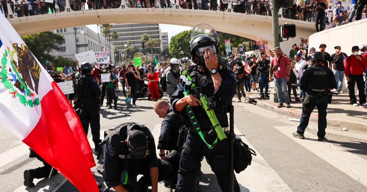 Los Angeles police cannot detain or fire weapons at journalists covering protests, judge rules