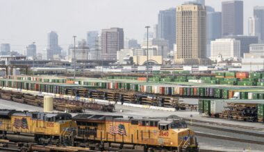 Union Pacific and Norfolk Southern announce $85 billion transcontinental railroad deal