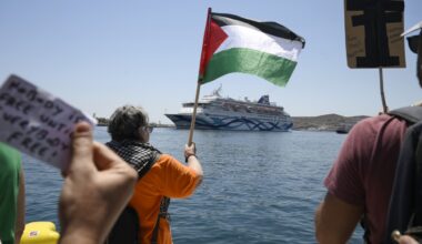 Gaza protest on Greek island stops Israeli visitors from touring Syros