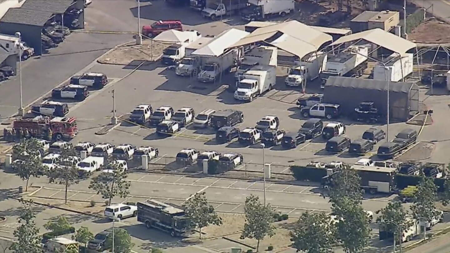 3 killed in explosion at Los Angeles sheriff's training facility