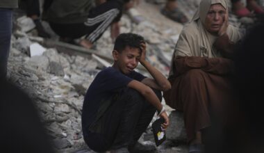 Israeli gunfire and strikes kill at least 25 in Gaza as many of the dead sought aid