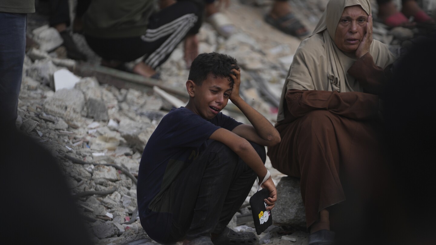 Israeli gunfire and strikes kill at least 25 in Gaza as many of the dead sought aid