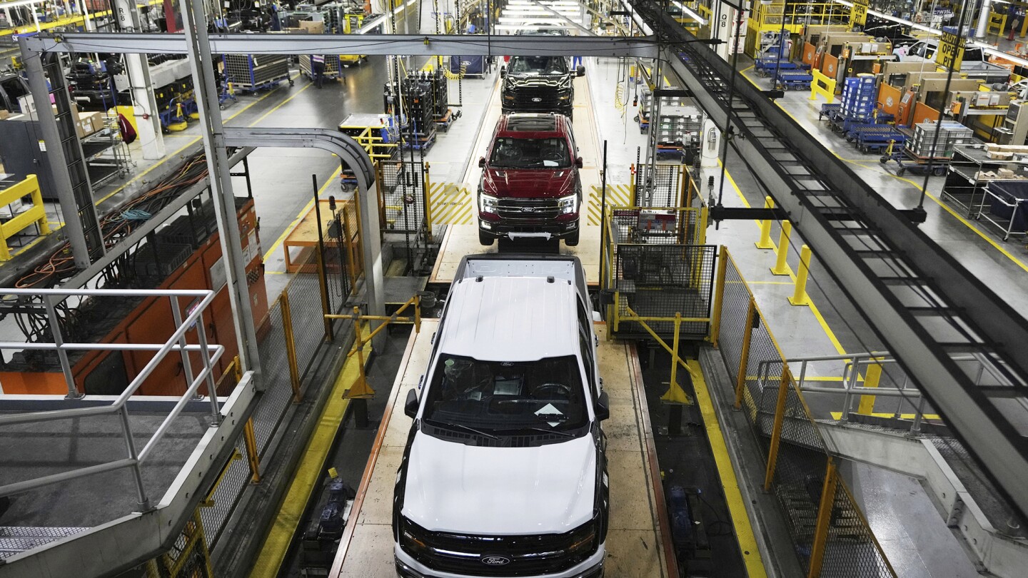 Trump's new tax cuts include break for auto loans