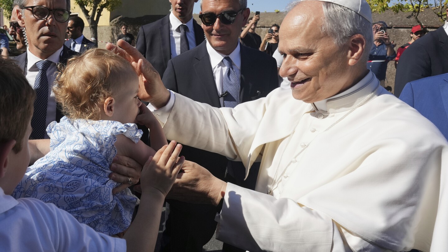 Pope heads to summer retreat in Castel Gandolfo for first time in 12 years