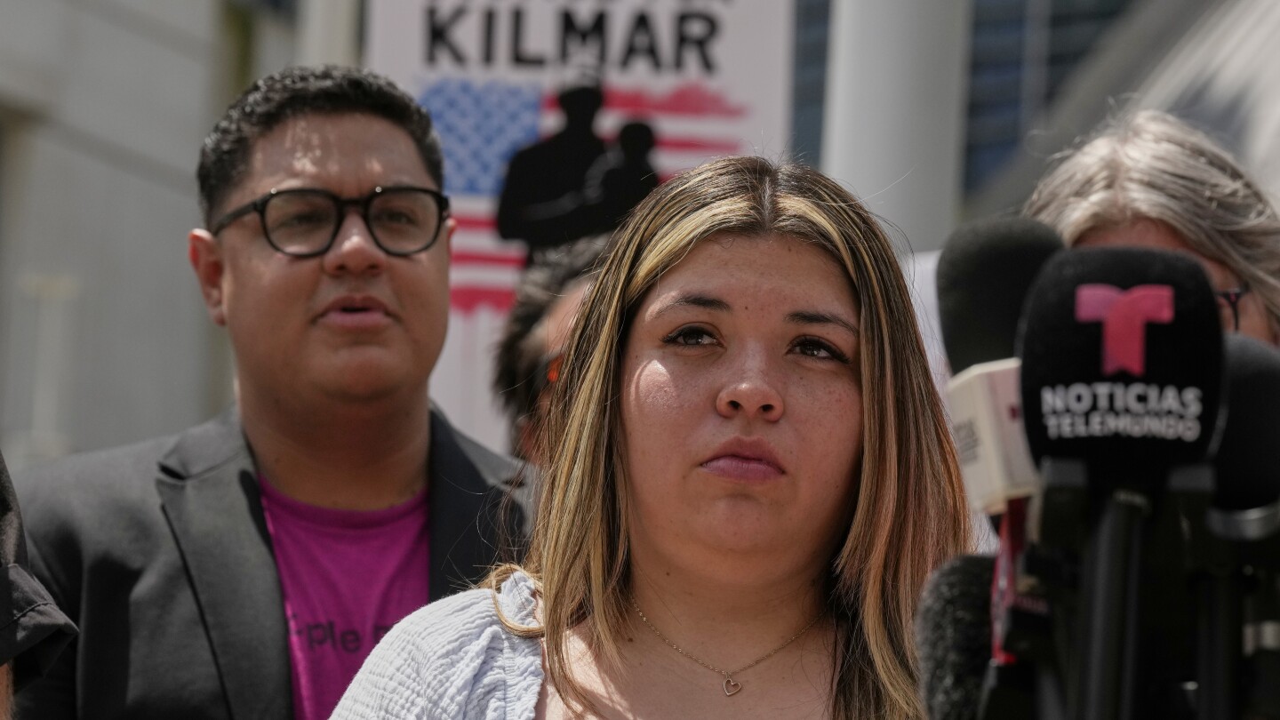 Judge won't rule this week on releasing Kilmar Abrego Garcia from jail