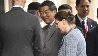 US and China discuss plans to extend tariff pause in trade talks in Stockholm