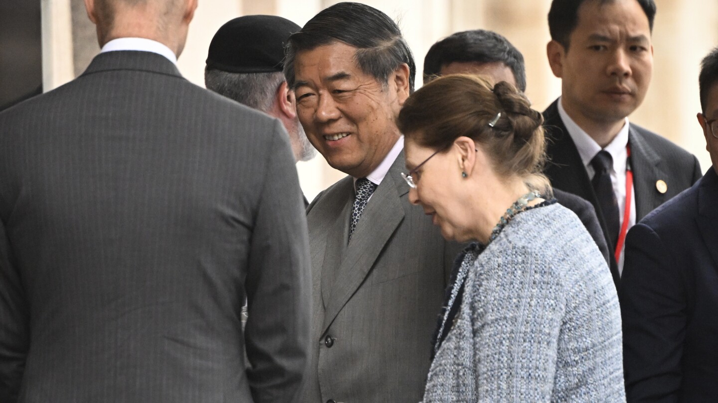 US and China discuss plans to extend tariff pause in trade talks in Stockholm