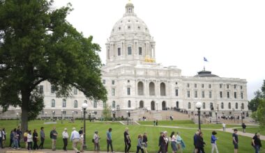 Naked man with mental health issues found in Minnesota State Capitol