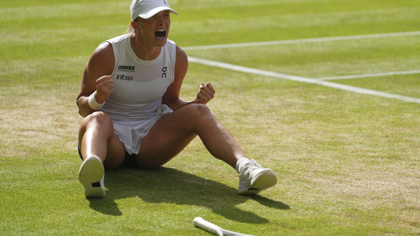Swiatek defeats Anisimova 6-0, 6-0 for first Wimbledon title
