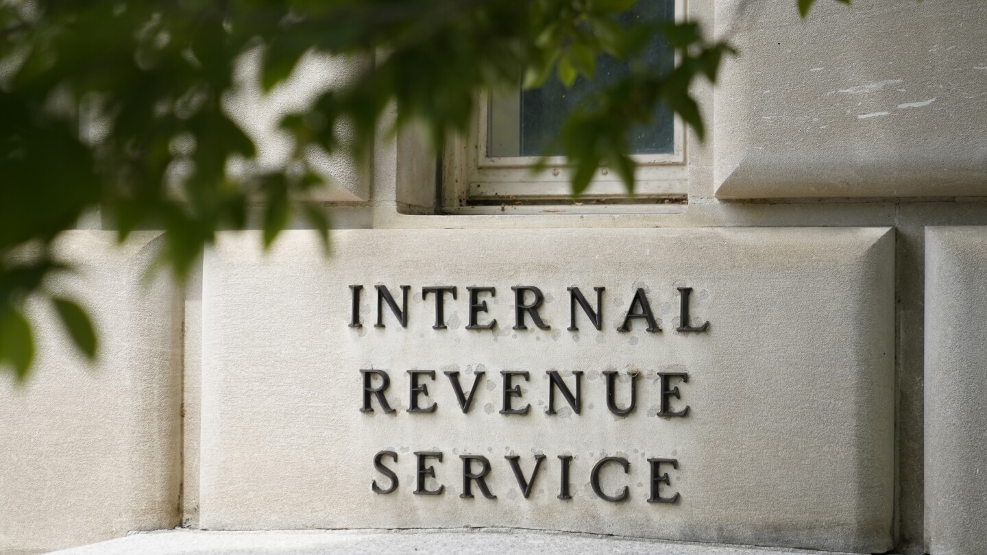 IRS says pastors who endorse political candidates should remain tax-exempt