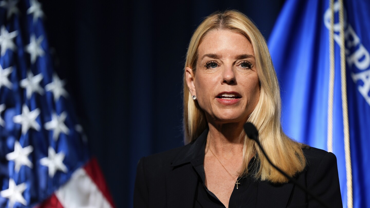 AG Bondi files complaint against judge overseeing deportation cases