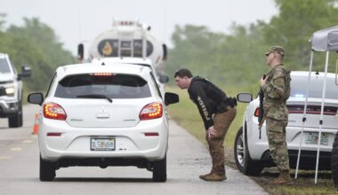 First immigration detainees arrive at Florida center in the Everglades