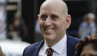 Harvey Epstein defeats Anthony Weiner in NYC Council primary