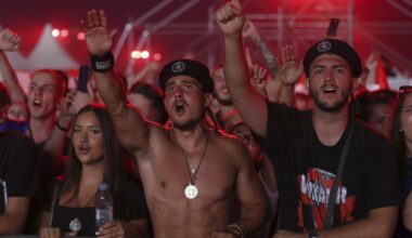 Croatian singer and fans perform pro-Nazi salute at massive concert
