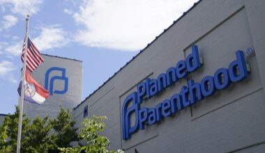 Judge blocks Trump administration's efforts to defund Planned Parenthood