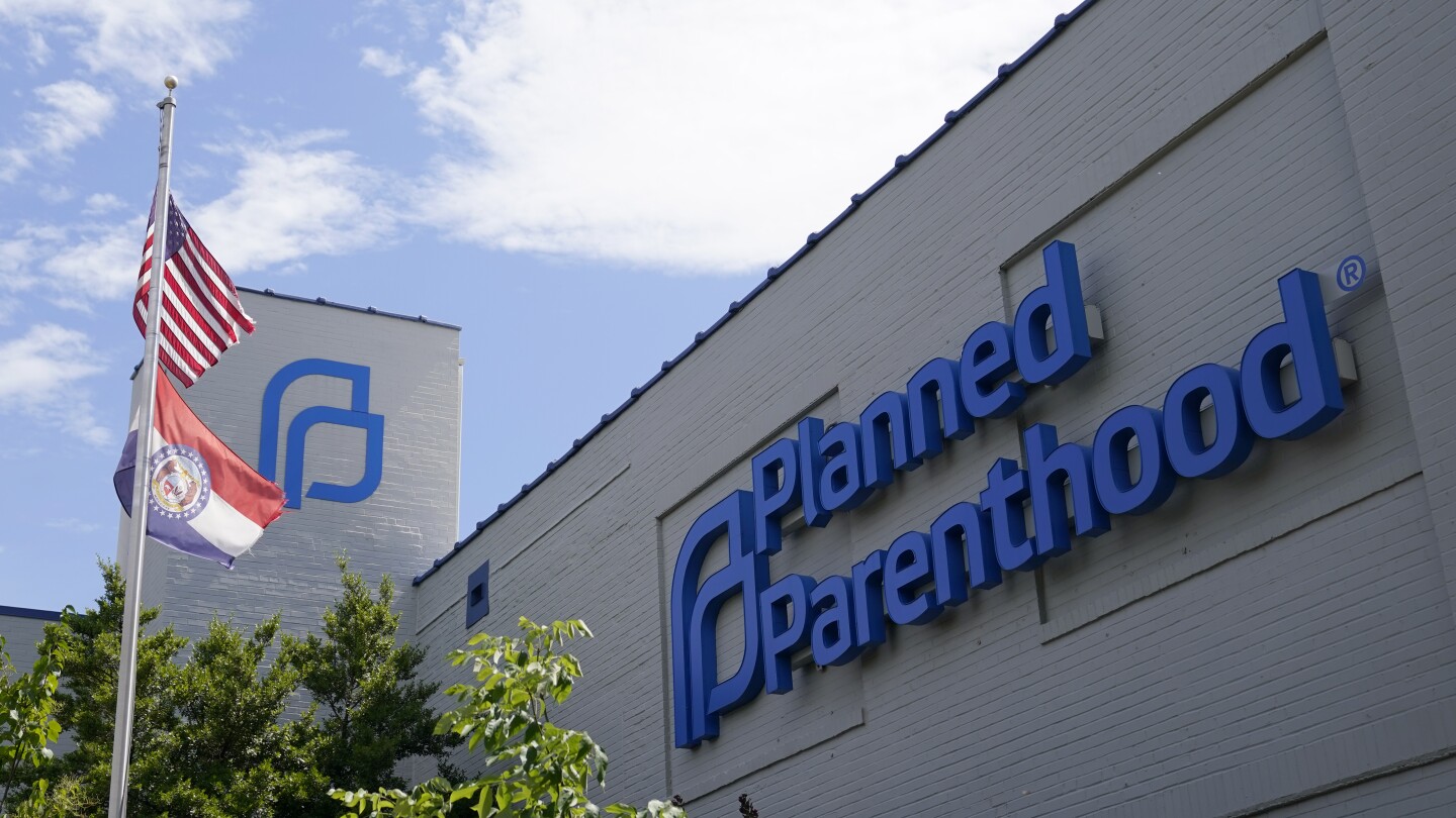 Judge blocks Trump administration's efforts to defund Planned Parenthood