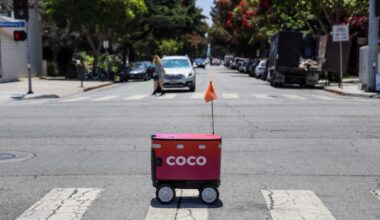 Food delivery robots are becoming more commonplace in Los Angeles
