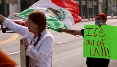 'La migra, la migra': Inside Huntington Park's long deportation summer