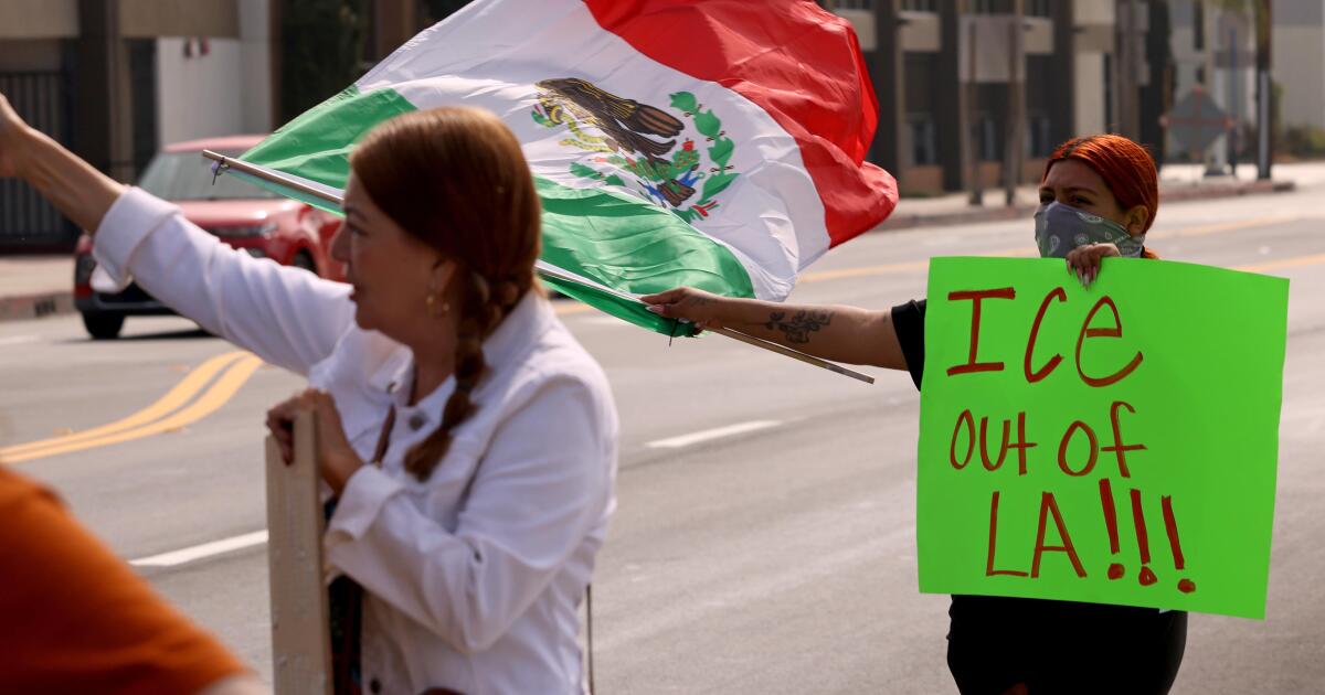 'La migra, la migra': Inside Huntington Park's long deportation summer