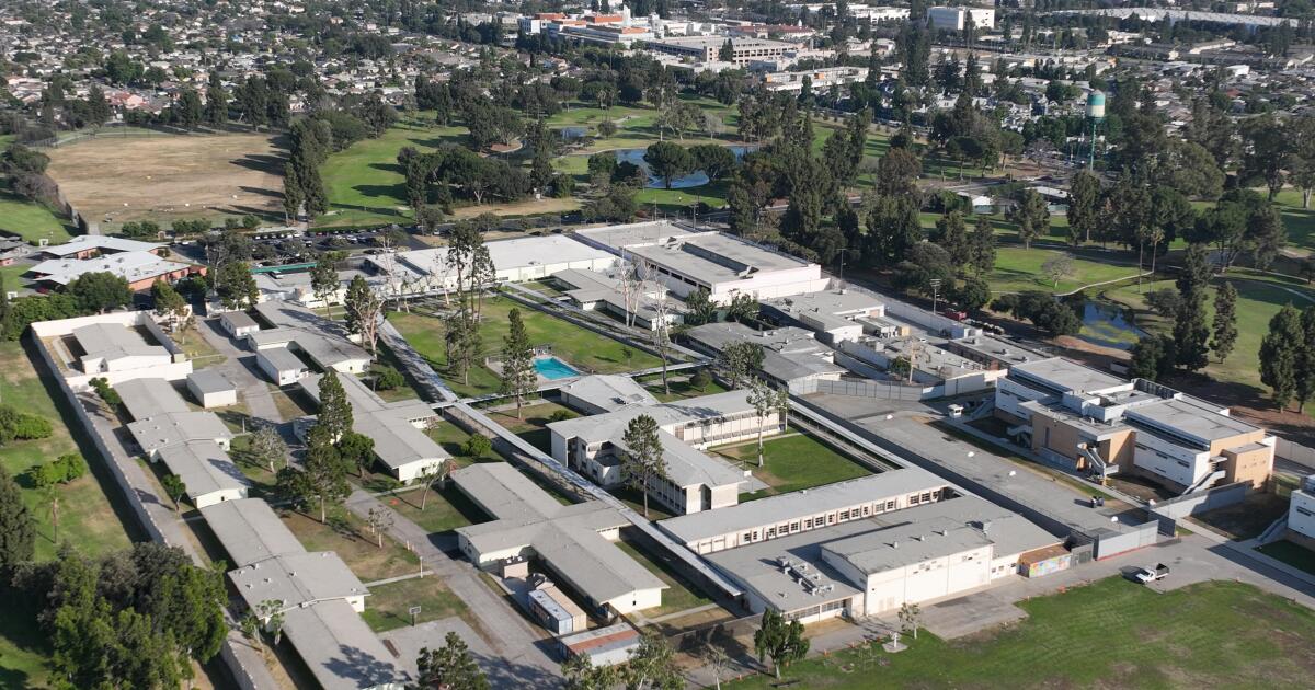 Nonprofit staffer suspected of smuggling drugs into L.A. juvenile hall