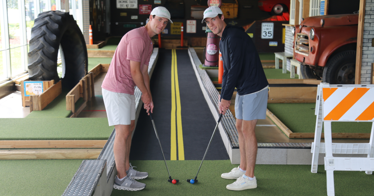 Identical twins from Menomonee Falls make mini golf their full-time job
