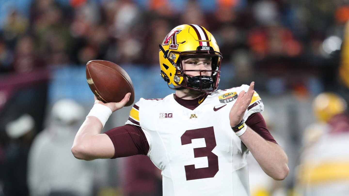 Shunned by hometown Razorbacks, redshirt-freshman Lindsey set to lead Minnesota offense