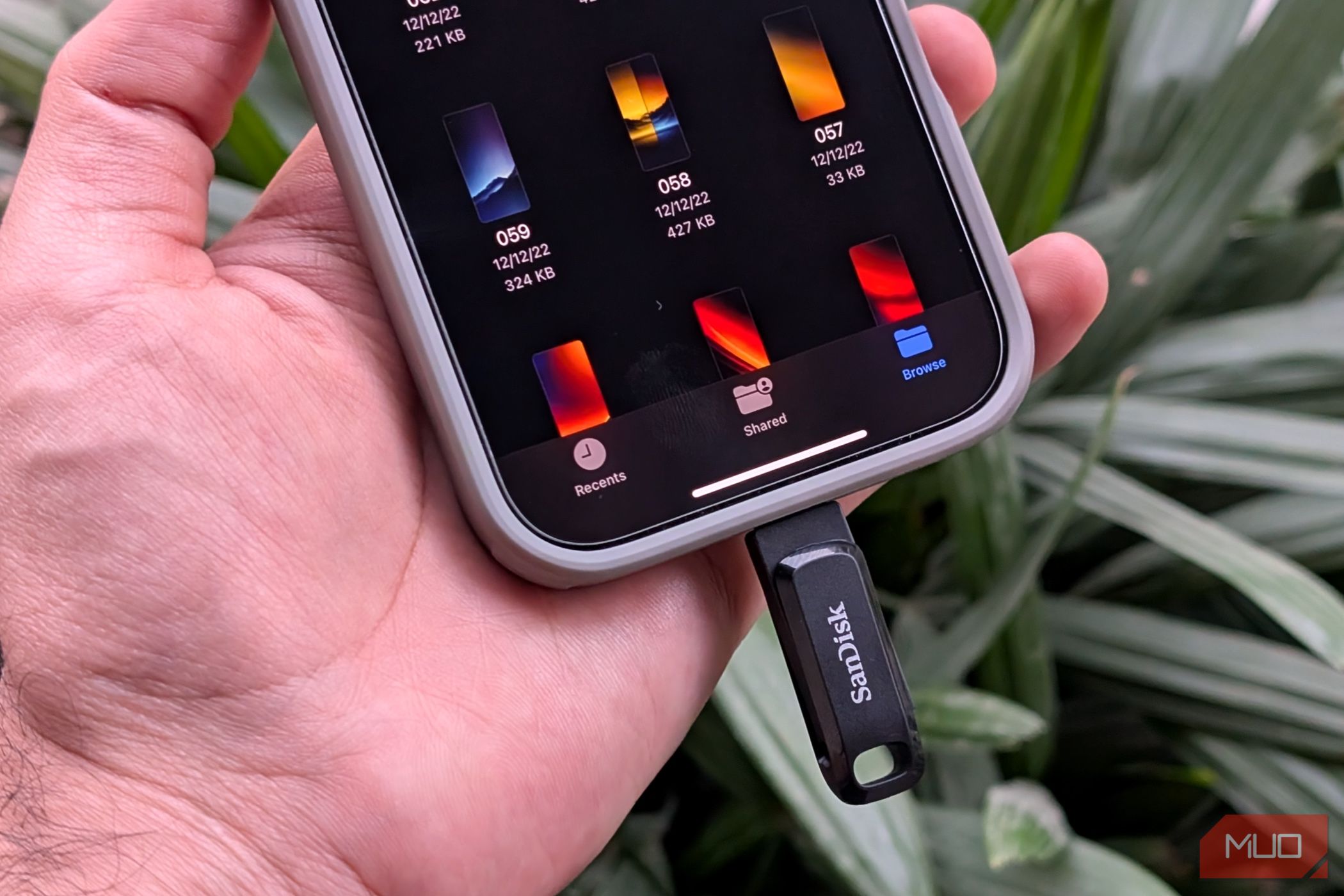 USB-C flash drive on iPhone