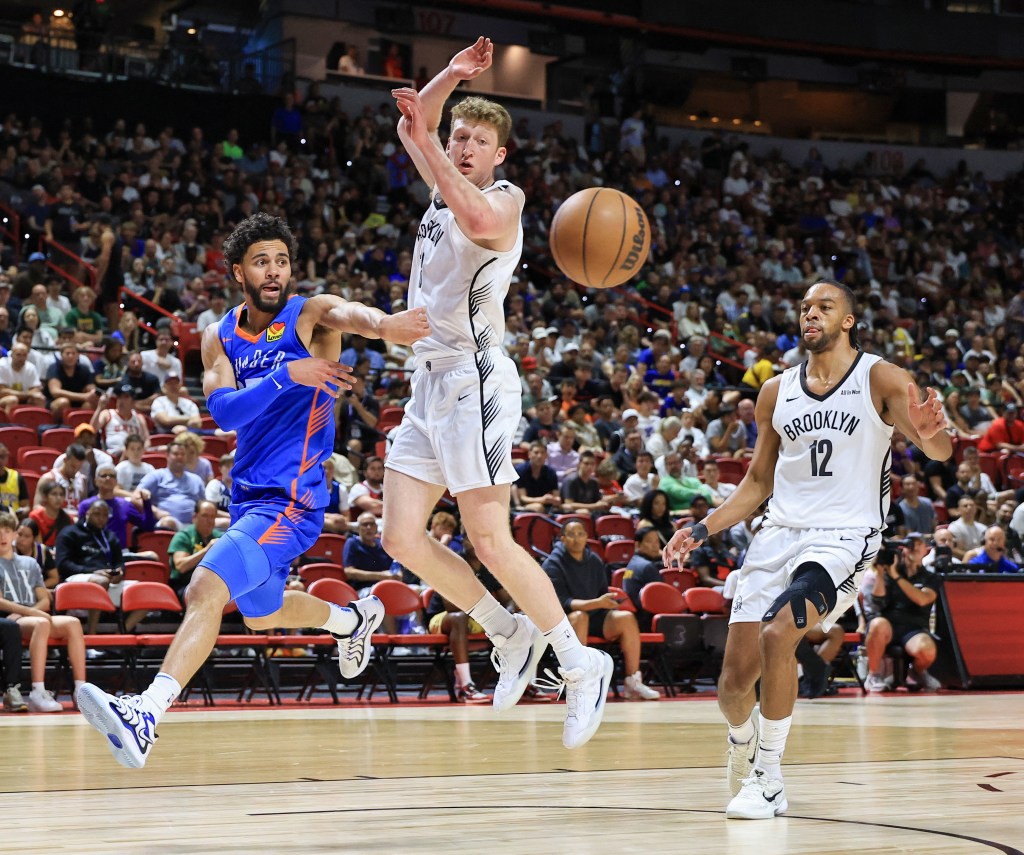 Danny Wolf takes throws a pass during the Nets-Thunder Summer League game on July 10, 2025. 