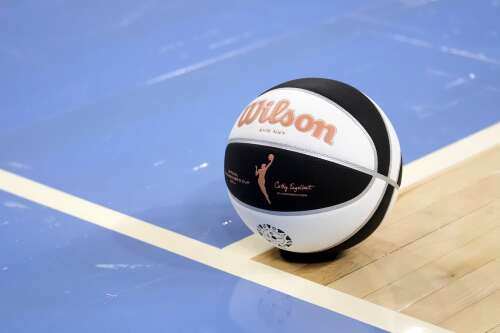 Shakira Austin makes 2 free throws with 2.8 seconds left to give the Mystics an 81-79 win over Sky