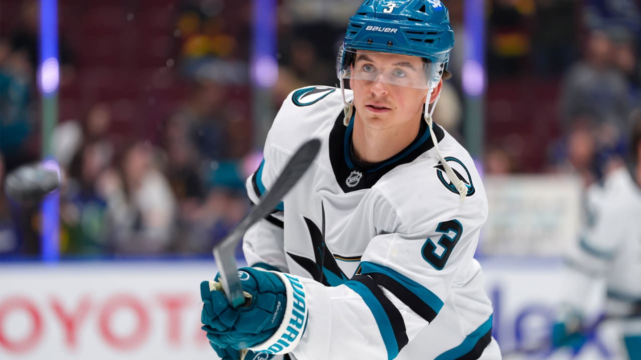 Thrun traded to Maple Leafs by Sharks for Reaves