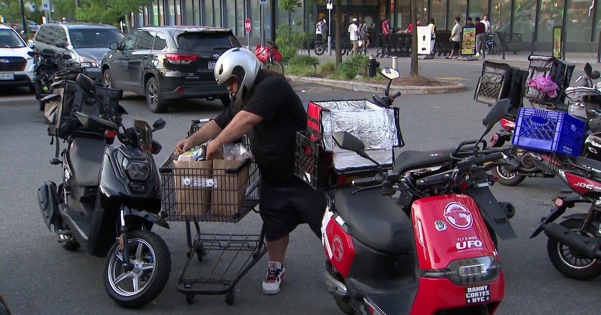 New York City Council set to vote on pay raises for grocery delivery workers