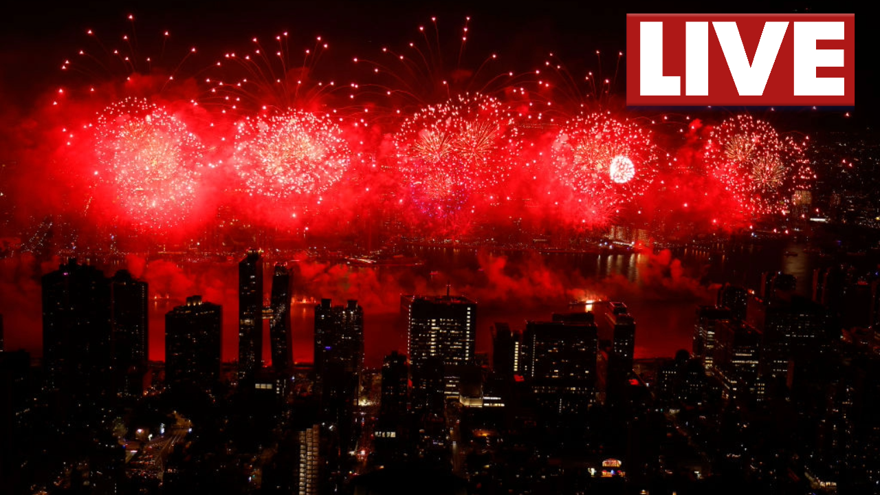 NYC skyline, fireworks live on July 4th: WATCH
