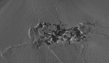 90 Billion Liters of Water Punched Through Greenland's Ice Sheet – And Nobody Noticed : ScienceAlert